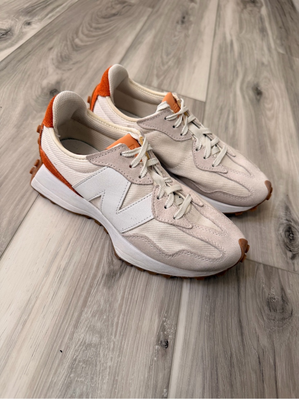 New Balance 327 WS327RA Sneakers Cream White Orange Suede Women’s Size 6.5